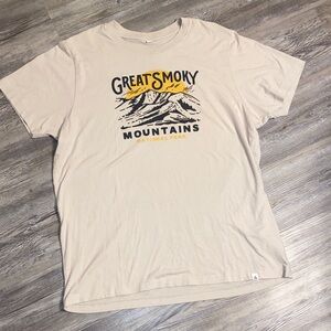 EUC The Great Smoky Mountains Graphic Landmark Travel Tee XL